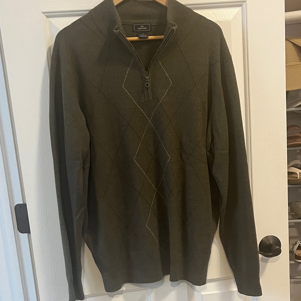 Docker’s men’s quarter zip sweater.